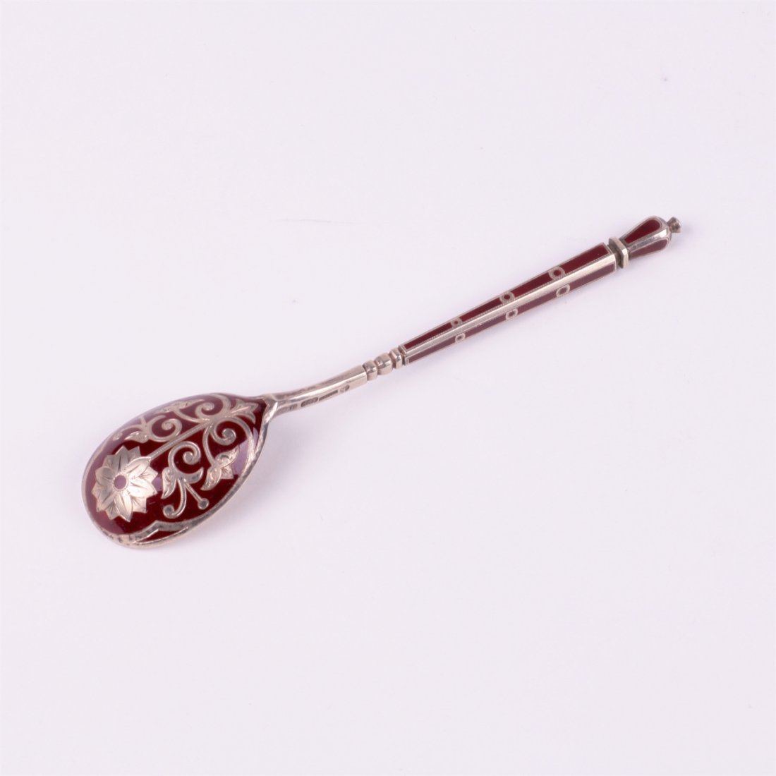 Russian silver spoon. Workshop of Grachev, makers mark: Russian spoon. Silver, gilding, enamel. Workshop of Grachev, makers mark of Alxander Petrov (also worked on Faberge). Petersburg, last quarter of the 19th century. Weight: 32 gr. Dimensions: 14 cm. lo