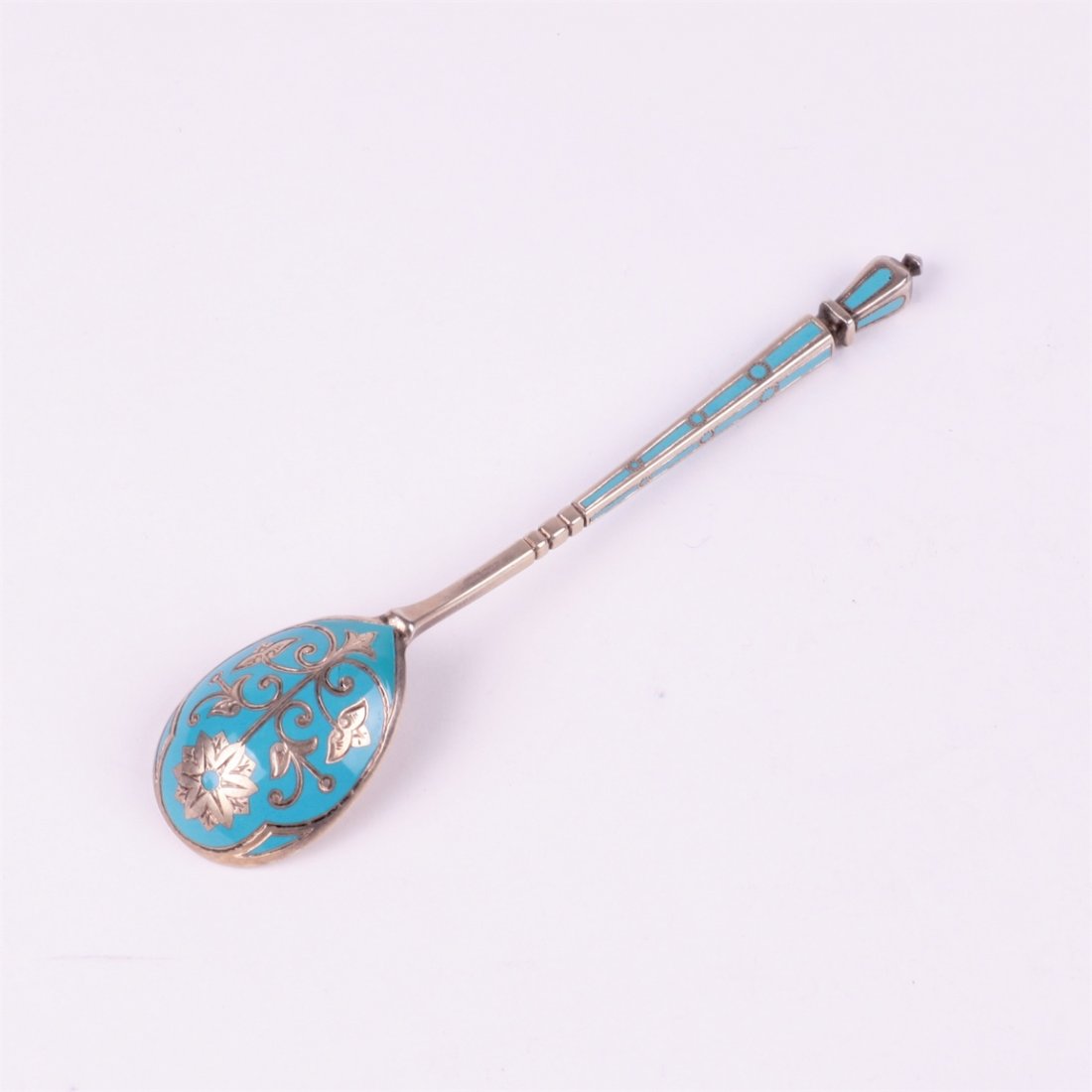 Russian silver spoon.Workshop of Grachev, makers mark: Russian spoon. Silver, gilding, enamel. Workshop of Grachev, makers mark of Alxander Petrov (also worked on Faberge). Petersburg, last quarter of the 19th century. Weight: 32 gr. Dimensions: 14 cm. lo
