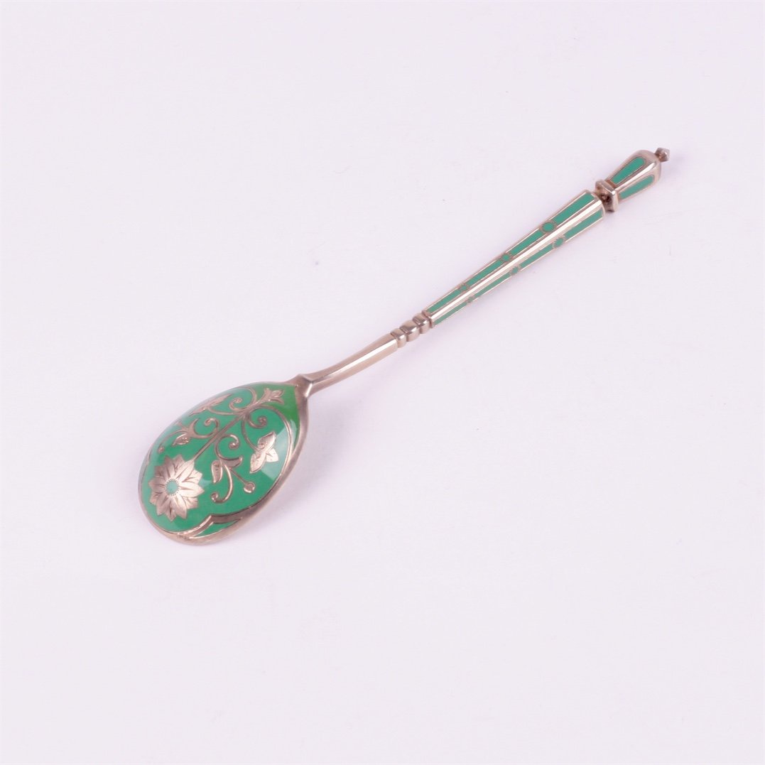Russian silver spoon.Workshop of Grachev, makers mark: Russian spoon. Silver, gilding, enamel. Workshop of Grachev, makers mark of Alexander Petrov (also worked on Faberge). Petersburg, last quarter of the 19th century. Weight: 32 gr. Dimensions: 14 cm. l
