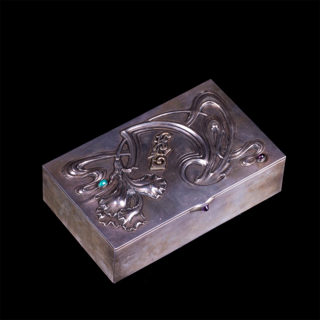 Great Faberge Art nouveau gem-set silver-gilt cigar box: Great Faberge Art nouveau gem-set silver-gilt cigar box. Moscow, 1899-1908. Dimensions: 5.5 x 20 x 12.5 cm. Weight: 732.5 g.