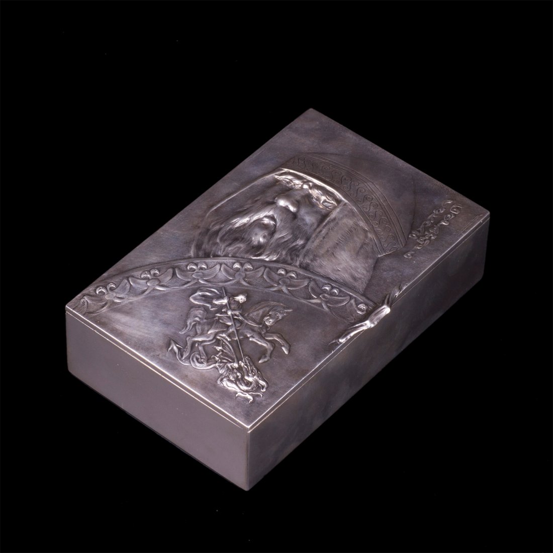 Russian style silver-gilt cigar box with Bogatyr's: Russian style silver-gilt cigar box with Bogatyr's theme. Maker's mark of P. Ambrosimov. Moscow, 1899-1908. Dimensions: 5 x18.5 x 11.5 cm. Weight: 718.9 g.
