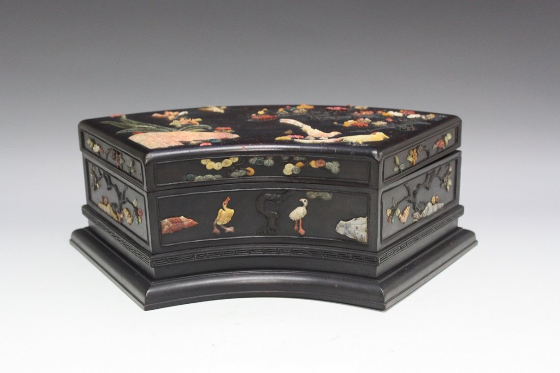 A Fine Rose Wood Jewelry Box (1 of 3)