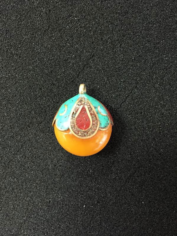 A Fine Natural Amber Pendant (1 of 2)