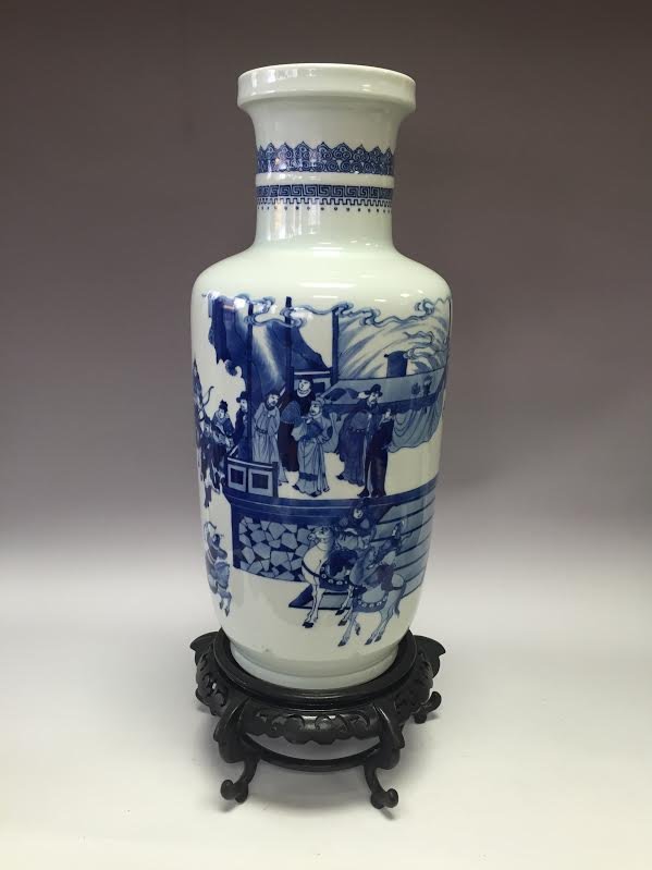 A Fine Chinese Blue And White Rouleau Vase (1 of 9)