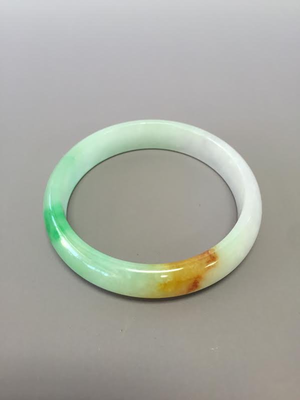 A Fine Natural Jade Bracelet (1 of 3)