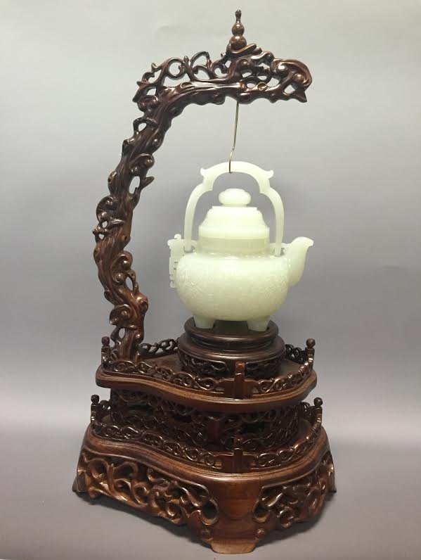 A Fine White Jade Teapot With Stand (1 of 2)