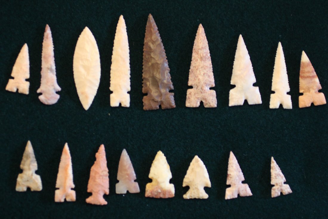 17 Cahokia Type Points, Ex Jess Ready Collection (1 of 1)