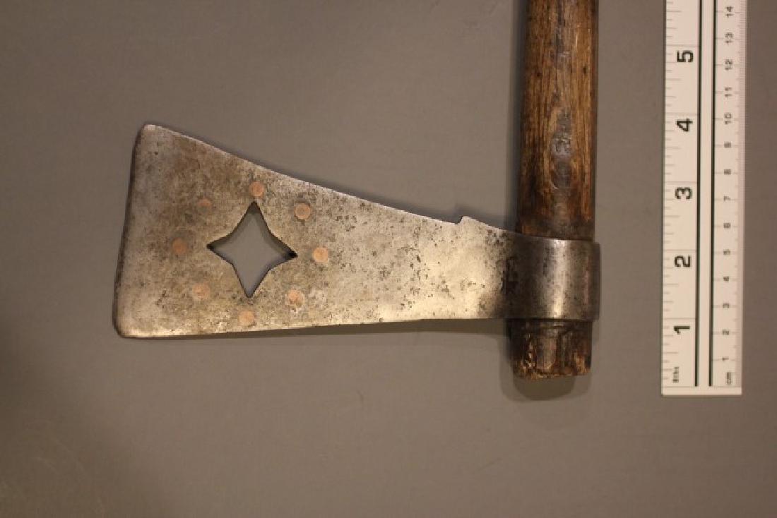 22 1/2" L North West Tomahawk (1 of 2)