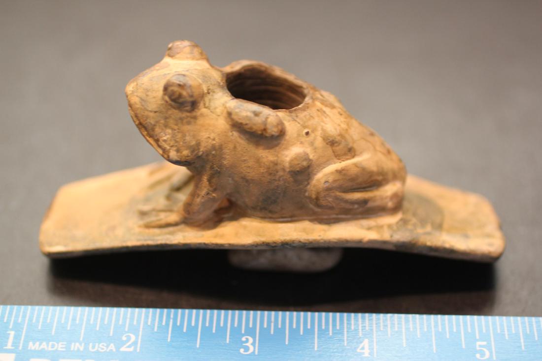 4 3/16"L Frog Effigy Pipe, Ross Co., Ohio (1 of 2)