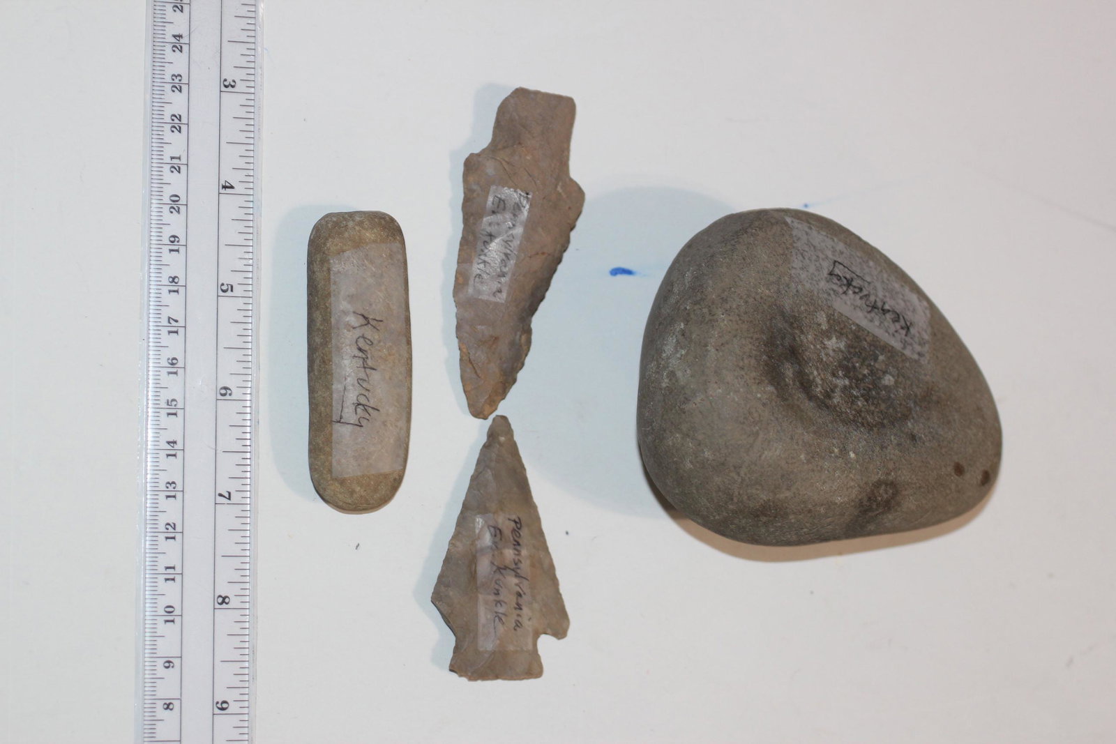 2 Arrowheads & Stone Mortar/Pestle Set: See Lot Title