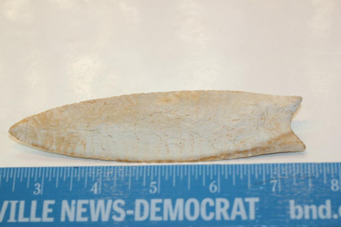 5 1/2"L Burlington Flint Dalton W/Tip Reglued: Jefferson Co., Missouri. This is a quality Flint Napping Example of a nice Dalton.