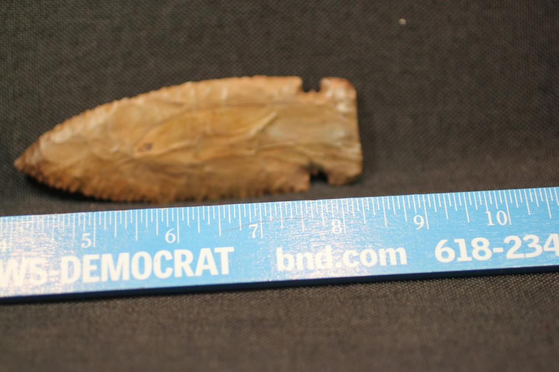 4 5/8" L "E" Notched Point, Williamsburg, MO (1 of 2)