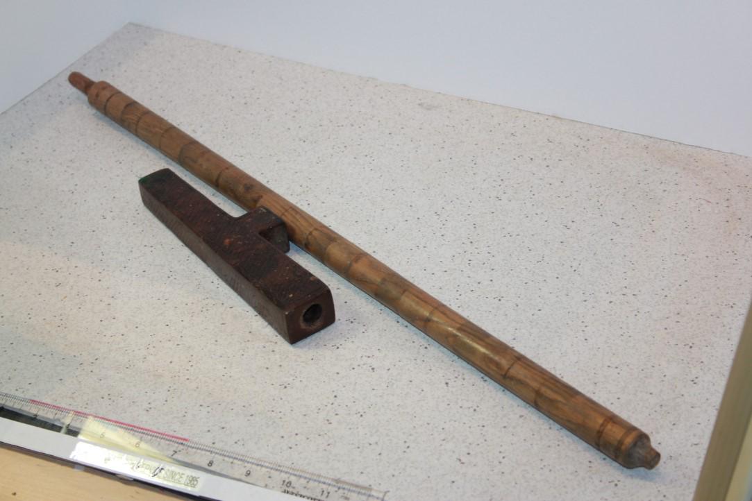 Plains Indian Pipe, 25" Stem, 8 1/4" Pipe (1 of 3)