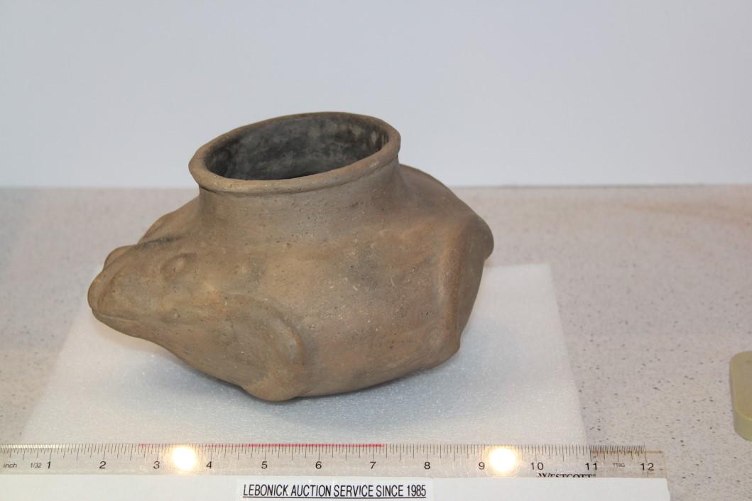 5" H x 9" W Frog Effigy Pot, (estate of Ora & Eleanor (1 of 3)