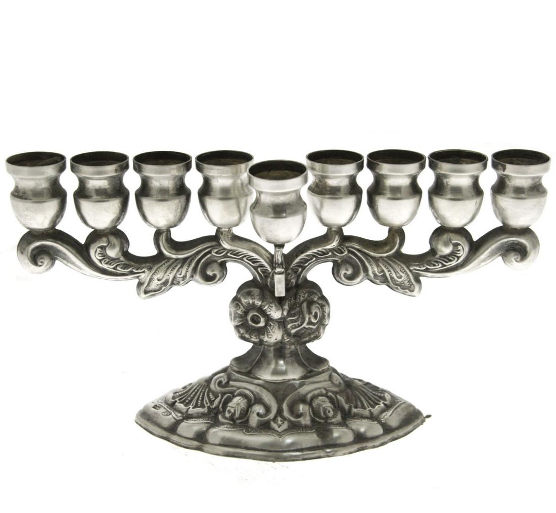 Sterling Silver Hanukkah Lamp Menorah, Judaica.: Sterling Silver Hanukkah Lamp Menorah, Judaica. Detachable Shamosh. Marked. Height: 11cm. 161gr.