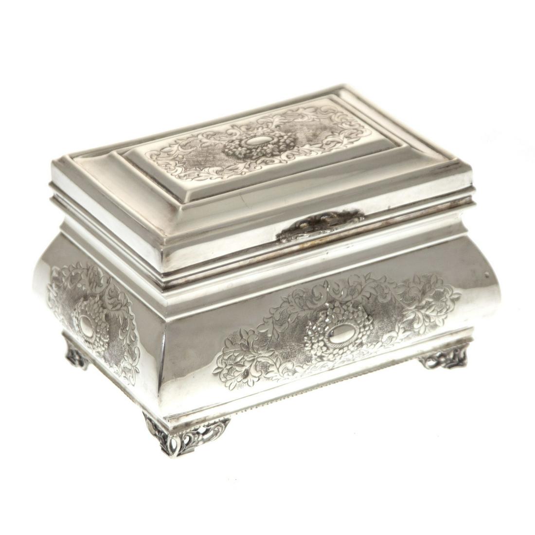 Sterling Silver Ethrog Box, Judaica. (1 of 2)