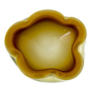 Alfredo Barbini (Italian, 1912-2007) - Murano Glass Bowl.: Alfredo Barbini (Italian, 1912-2007) - Murano Glass Bowl. Ocher, white and gold leaf shades. Legnth: 15cm. Height: 5.5cm.