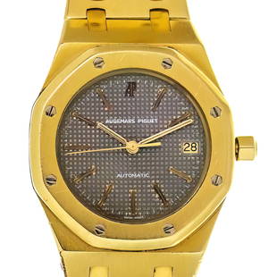 Audemars Piguet Royal Oak 18k Yellow Gold Wrist Watch.: Audemars Piguet Royal Oak 18k Yellow Gold Wristwatch. Automatic Movement. Working condition. 18k yellow gold original bracelet with original 18k gold deployment clasp (marked). 36mm. BA 4332 -