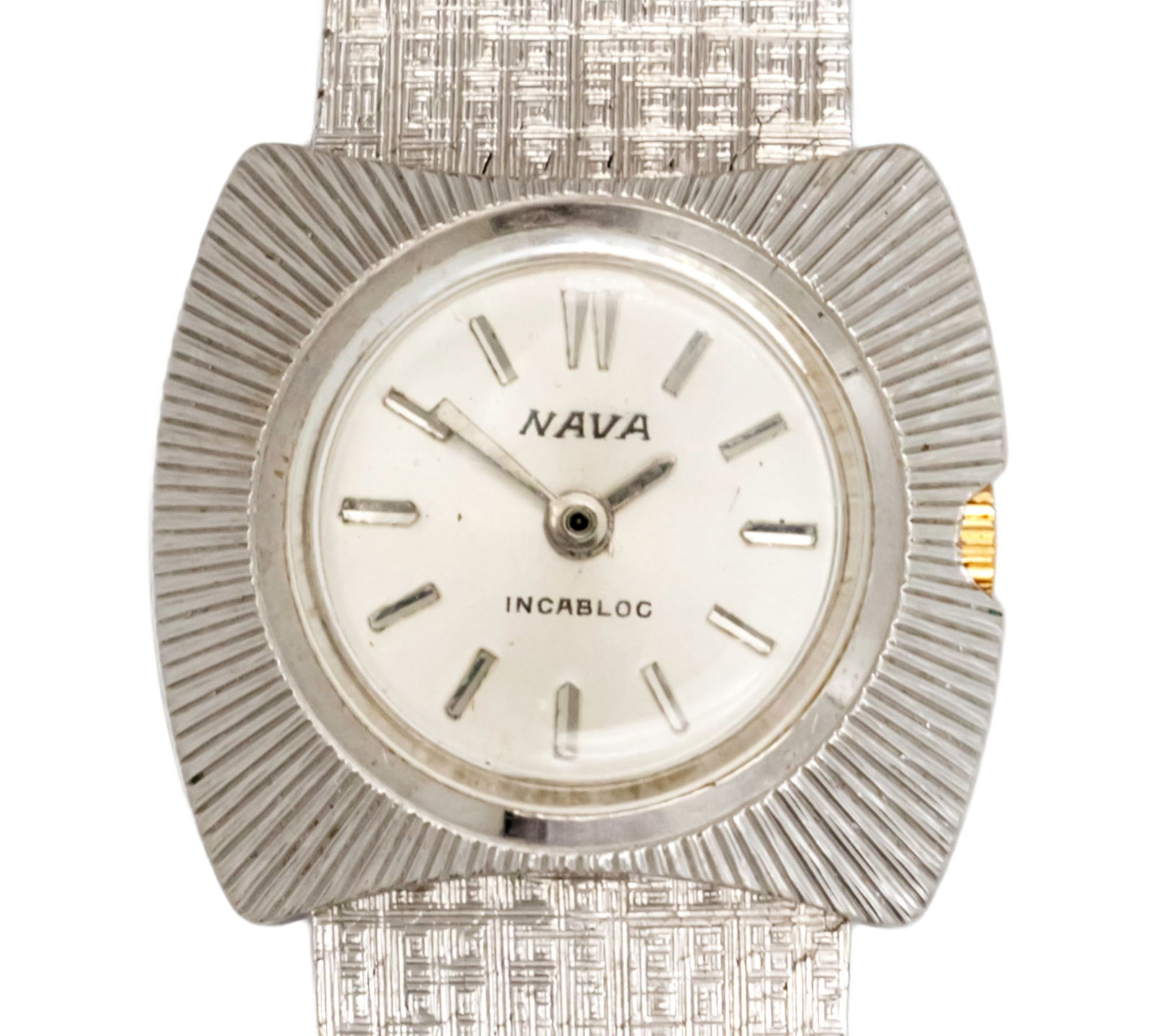 Nava 18k White Gold Ladies Wristwatch.: Nava 18k White Gold Ladies Wrist Watch. Quartz movement, not in a working condition. 18k white gold bracelet. 18k white gold case, 20x22?"?. Length: 17.5cm. Total weight: