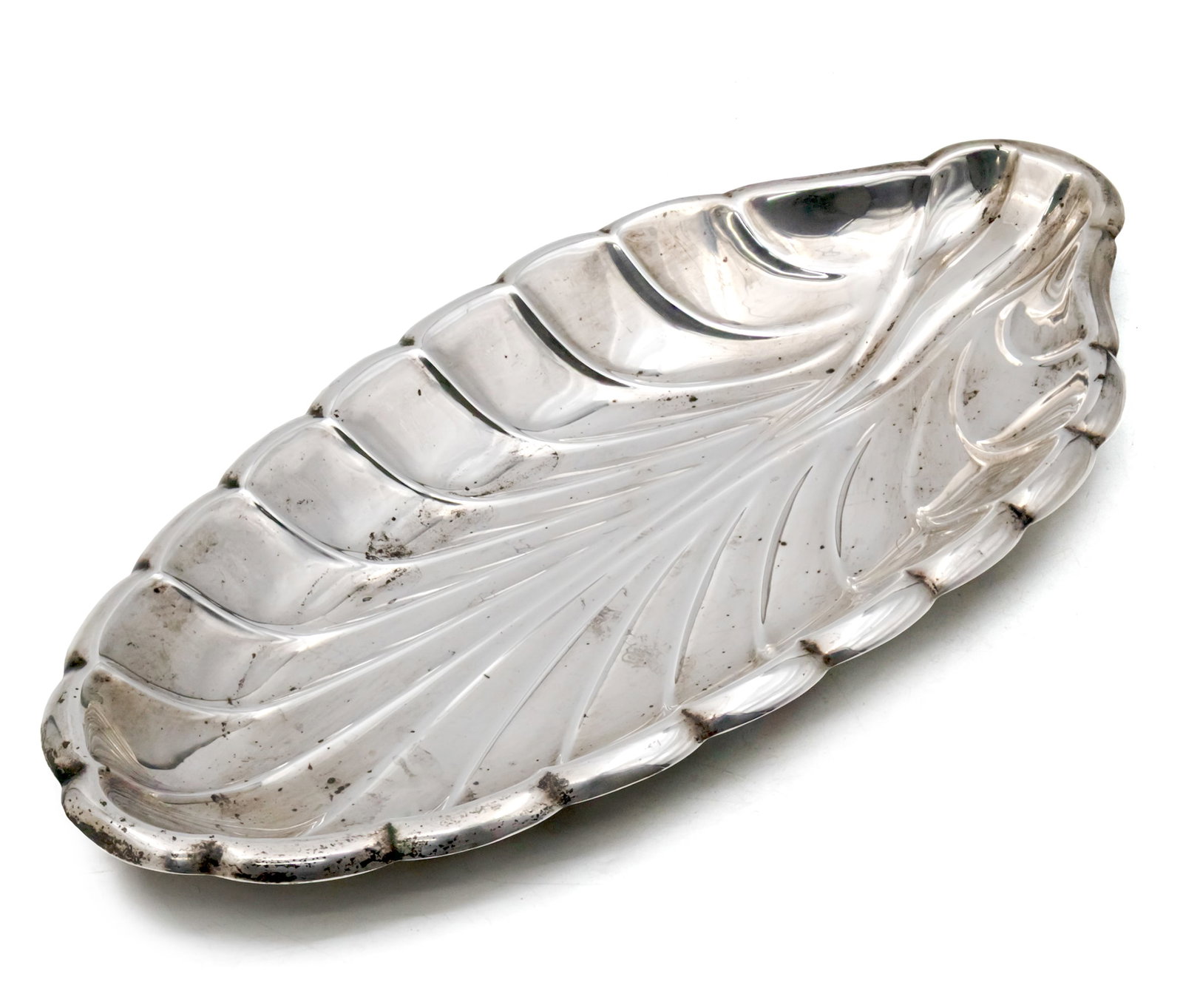 Reed and Barton Sterling Silver Tray, USA, 20th Century. (1 of 3)