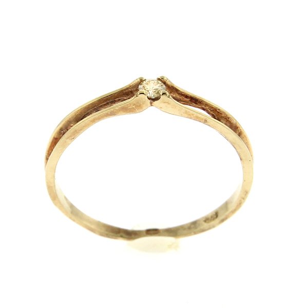 Vintage 14k Yellow Gold Diamond Solitaire Ring. (1 of 5)