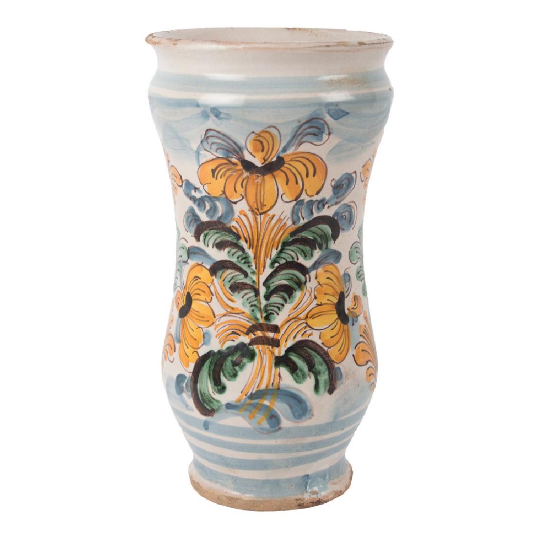 ALBARELLO in ceramica smaltata e decorata a mano.: ALBARELLO in ceramica smaltata e decorata a mano. Italia centrale fine '700 Misure: h cm 24