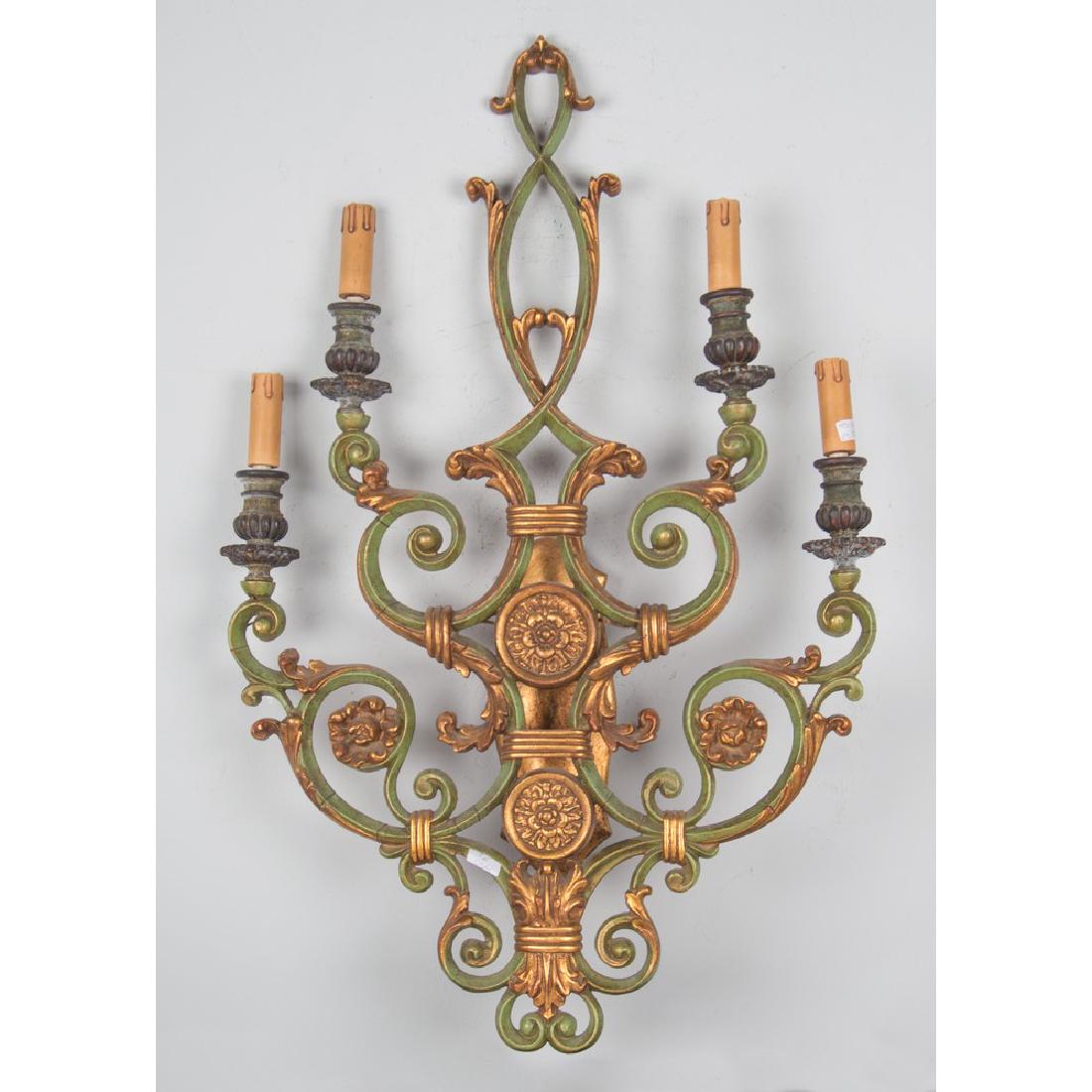 APPLIQUE a quattro luci in metallo laccato e dorato.: APPLIQUE a quattro luci in metallo laccato e dorato. Italia meta' XX secolo Misure: cm 76 x 48,5