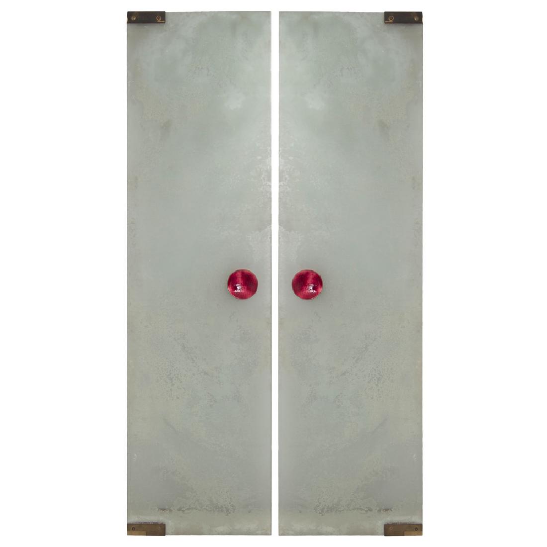 FONTANA ARTE E PAOLO DE POLI COPPIA PORTE in vetro con: FONTANA ARTE E PAOLO DE POLI COPPIA PORTE in vetro con maniglie in metallo smaltata. Misure: cm 219,5 x 59,5