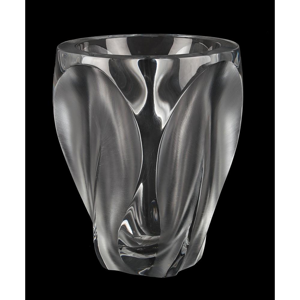 LALIQUE 1960 VASO in cristallo modello Ingris. Misure:: LALIQUE 1960 VASO in cristallo modello Ingris. Misure: h cm 26,5 Diametro: cm 22