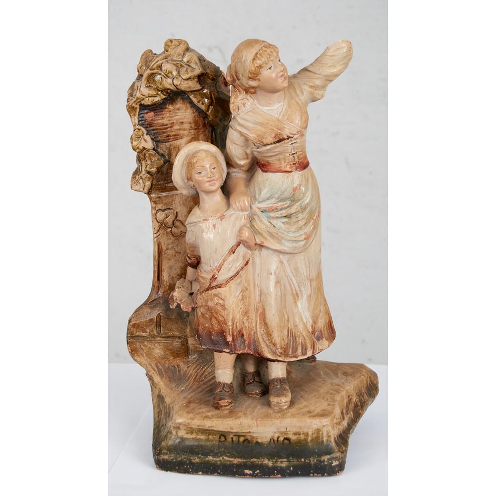 SCULTURA/FIORIERA in terracotta raffigurante "Dama con (1 of 1)