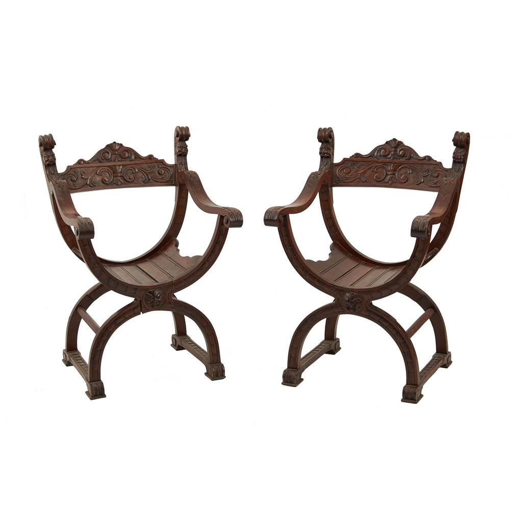 COPPIA POLTRONE stile Savonarola in noce. Italia fine: COPPIA POLTRONE stile Savonarola in noce. Italia fine '800 Misure: cm 57 x 56 h cm 87