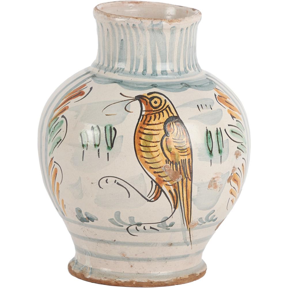 BOCCIA in ceramica smaltata e decorata: BOCCIA in ceramica smaltata e decorata a motivo naturalistico (usure). Napoli Primi '800. Alt. cm 25.