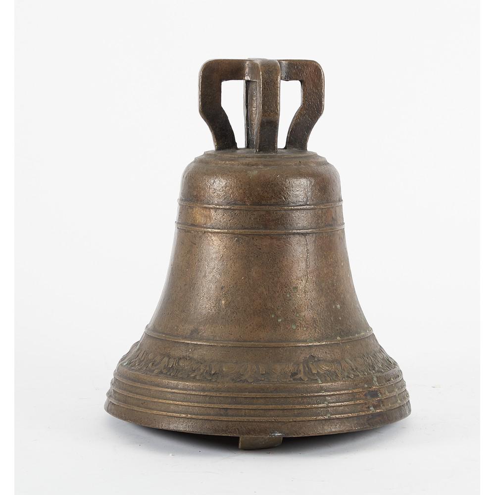 GRANDE CAMPANA in bronzo: GRANDE CAMPANA in bronzo. XIX secolo. Alt. cm 38 Ã˜ cm 32.