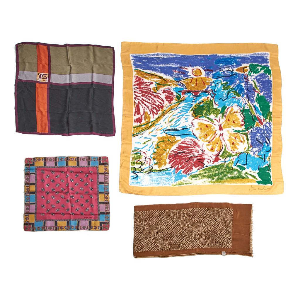 QUATTRO FOULARD IN SETA VINTAGE: QUATTRO FOULARD IN SETA VINTAGE 1) Foulard in seta vintage multicolor. 2) Manuel Canovas paris, foulard in pura seta disegno India. 3) Sciarpetta in seta nei toni del marrone. 4) Byblos foulard vintag