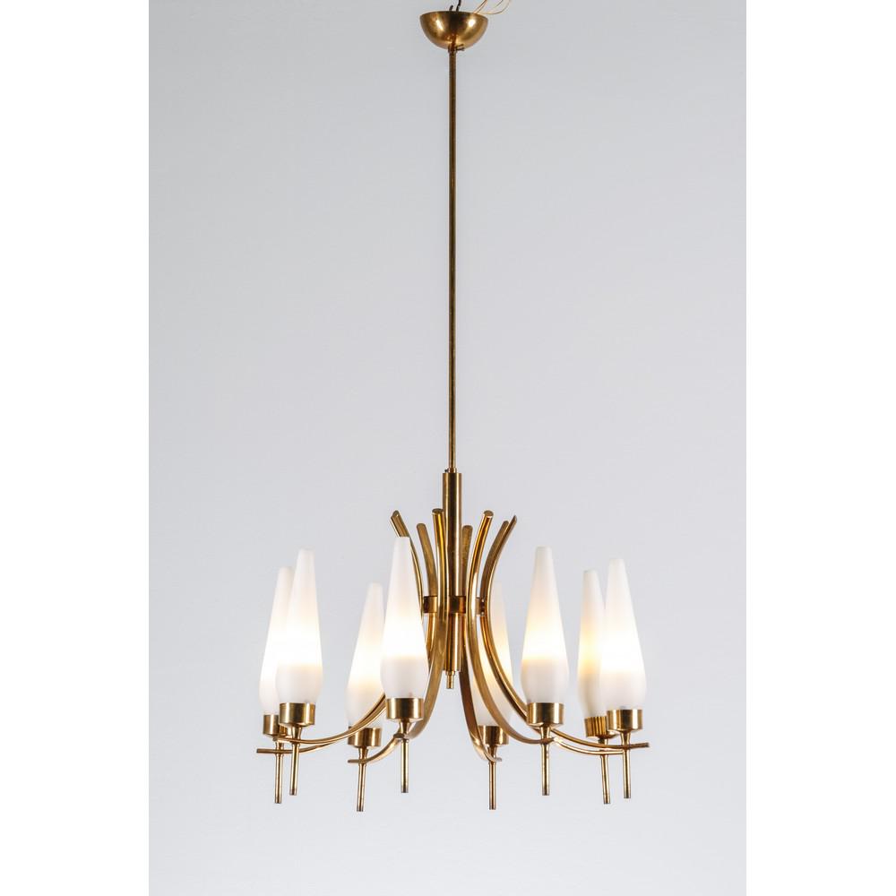 ANGELO LELLI, Lampada a sospensione modello ‘12630’: ANGELO LELLI Produzione Arredoluce, Italia 1960 ca. Lampada a sospensione a otto luci modello ‘12630’, struttura in ottone composta da bracci semicircolari e da diffusori in vetro opale sa