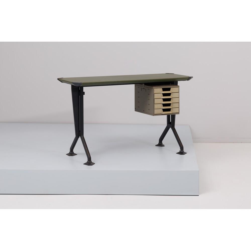 B.B.P.R., Scrivania modello ‘ARCO’ (1 of 1)