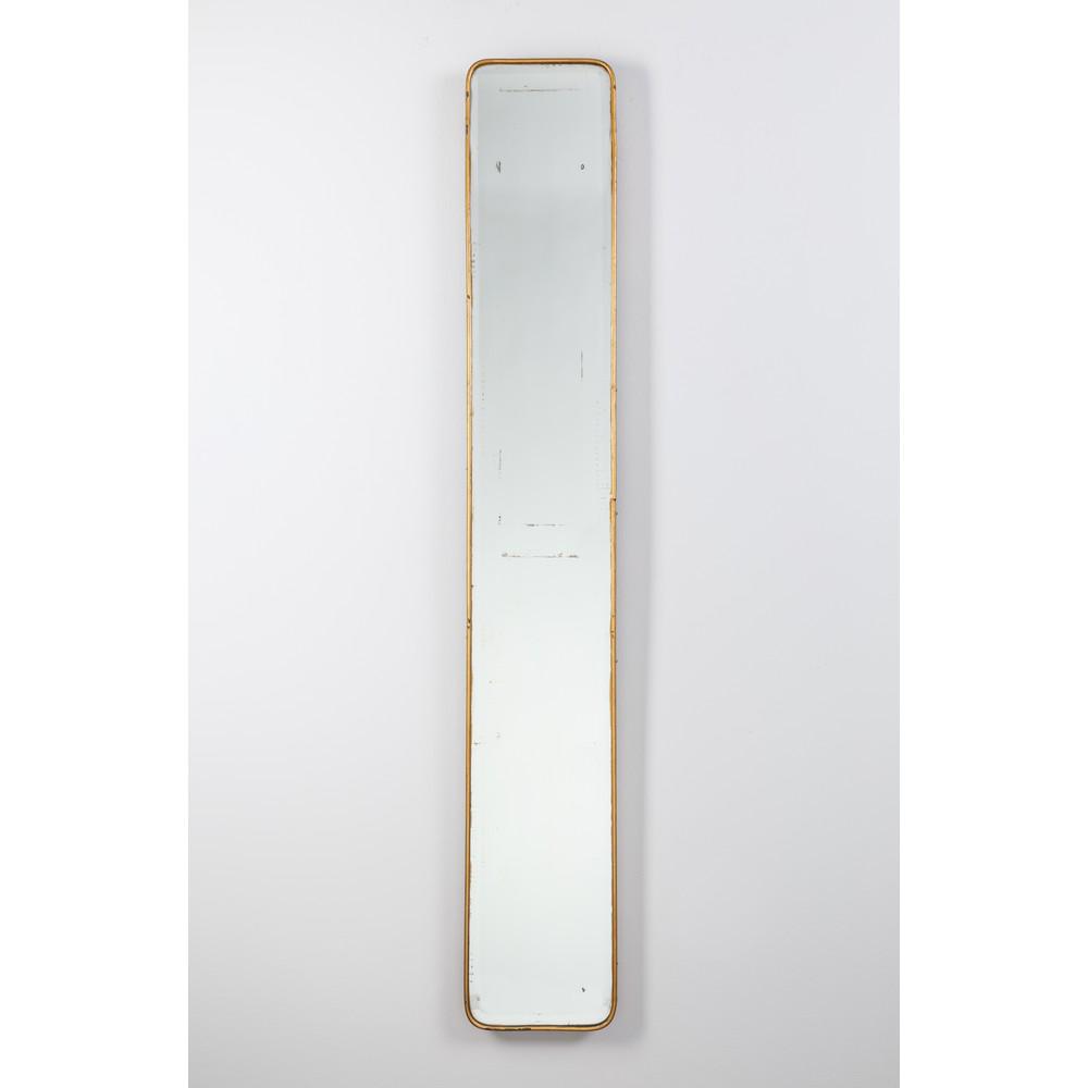 PRODUZIONE ITALIANA 1960 ca., Specchio da parete: PRODUZIONE ITALIANA 1960 ca. Specchio da parete, corpo rettangolare con bordi arrotondati, cornice in ottone, vetro specchiato. cm 22 x 145. AN ITALIAN WALL MIRROR.