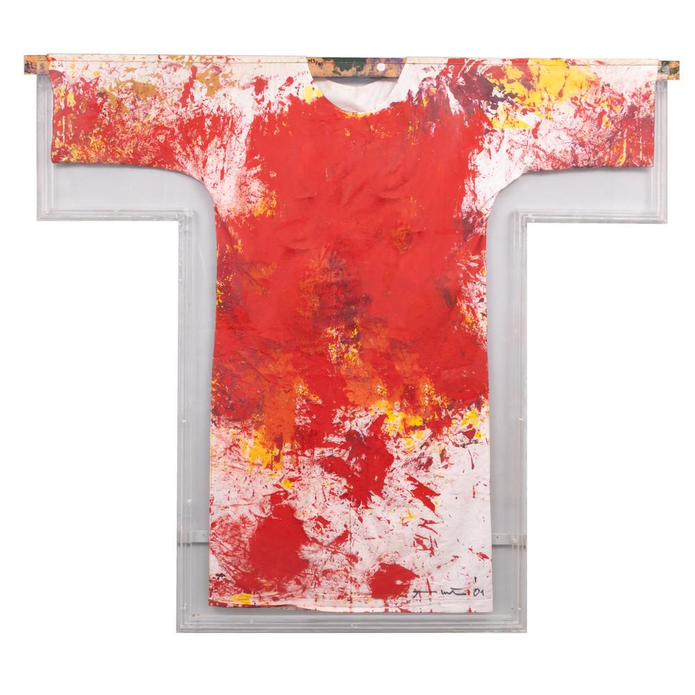 HERMANN NITSCH, Olio e sangue su camicia di tela: HERMANN NITSCH (Vienna 1938 - Mistelbach 2022) Relitto - 2001 Olio e sangue su camicia di tela Firmato in basso a destra Autentica su foto. cm 126,5 x 150.