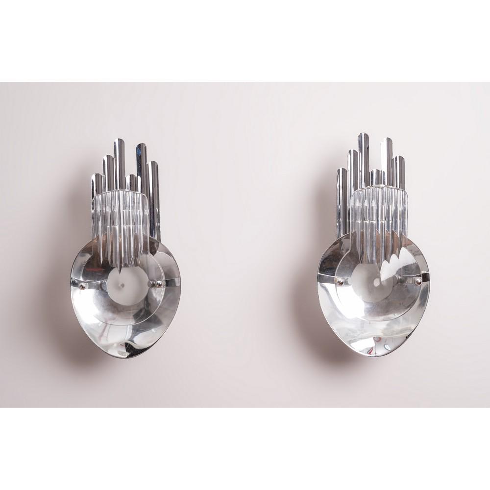 PRODUZIONE ITALIANA 1970 ca. Due lampade da parete (1 of 1)