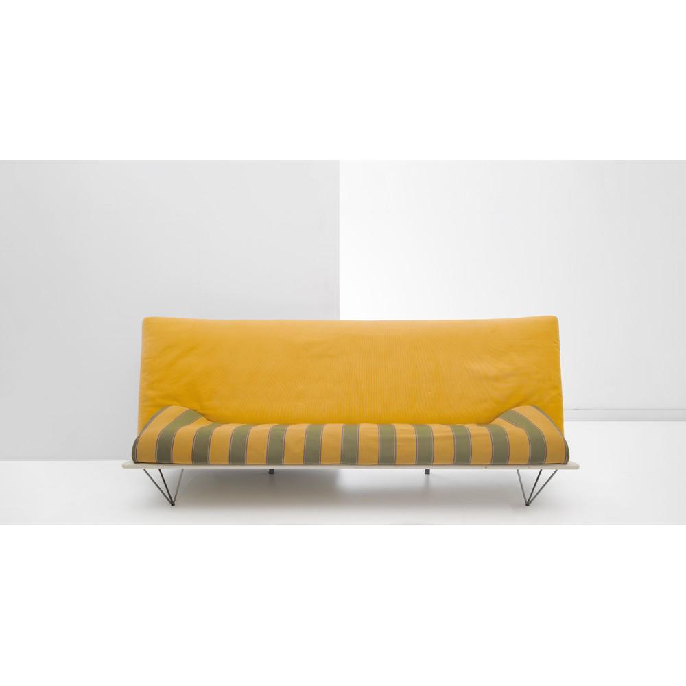 PAOLO DEGANELLO, Divano in legno laccato (1 of 1)