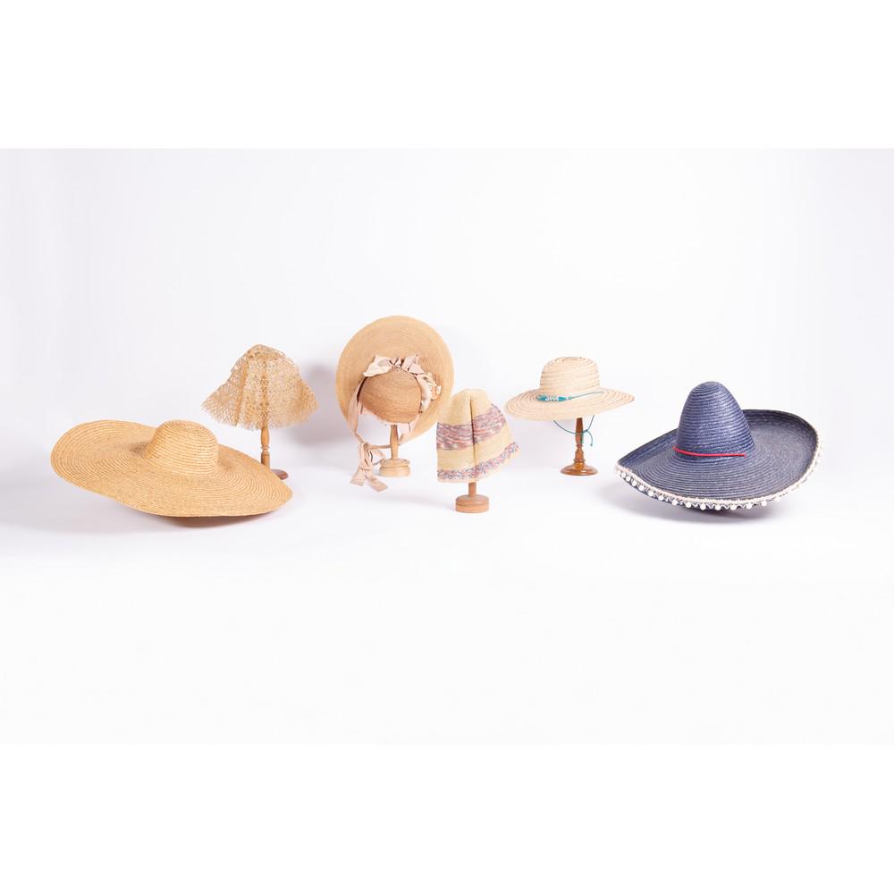 SEI CAPPELLI DEL XX SECOLO (1 of 1)