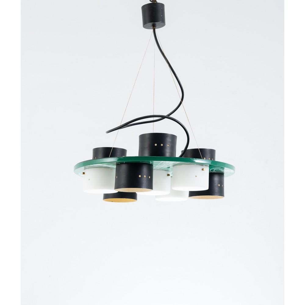 ANGELO BROTTO, Lampada a sospensione: ANGELO BROTTO Produzione Esperia, Italia 1960 ca. Lampada a sospensione, corpo a disco in metallo laccato verde a dieci luci (7+3), diffusori cilindrici in metallo nero e vetro satinato bianco. Cm 