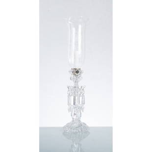 BACCARAT, Candeliere: BACCARAT Candeliere ad una luce in vetro baccarat elettrificato. cm Alt. 54.