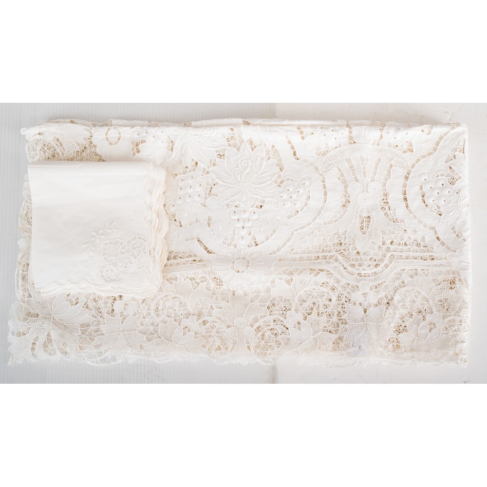 TOVAGLIA e undici tovaglioli (1 of 1)