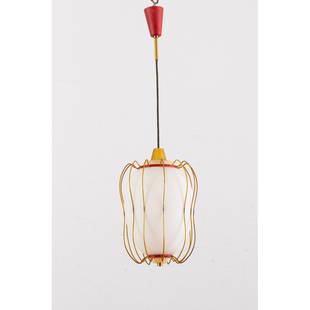 ARREDOLUCE (Attr.le), Lampada a sospensione: ARREDOLUCE (Attr.le) Produzione Italia 1950 ca. Lampada a sospensione ad una luce, struttura in ottone e metallo verniciato rosso, diffusore ovalizzato in vetro opalino satinato. cm Alt. 75.