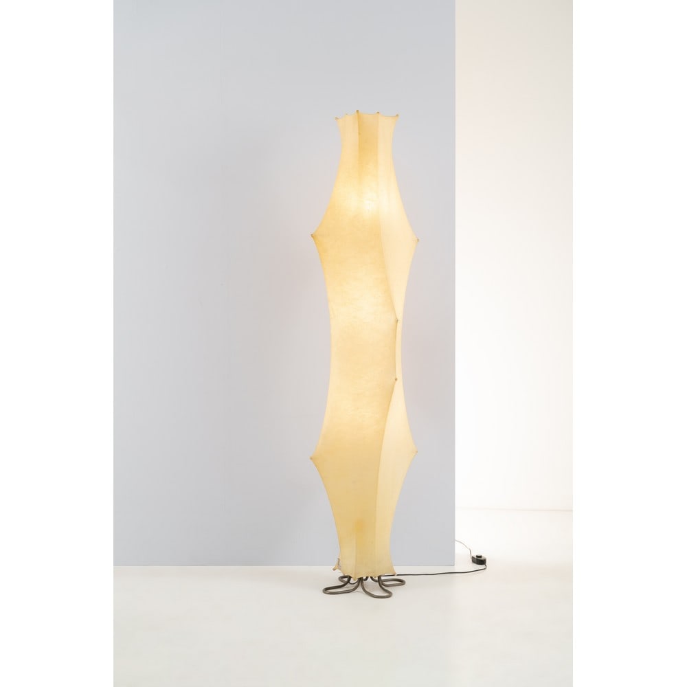 AFRA E TOBIA SCARPA, Lampada da terra modello "Fantasma" (1 of 2)