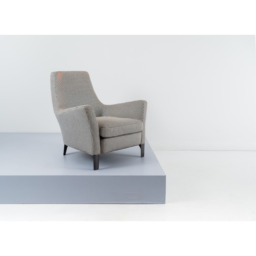 RODOLFO DORDONI, Poltrona modello “Denny”: RODOLFO DORDONI Produzione Minotti, Italia 2013 ca. Poltrona modello “Denny” con struttura in metallo, imbottitura in poliuretano espanso e piume d’oca, rivestimento in tessuto a pie