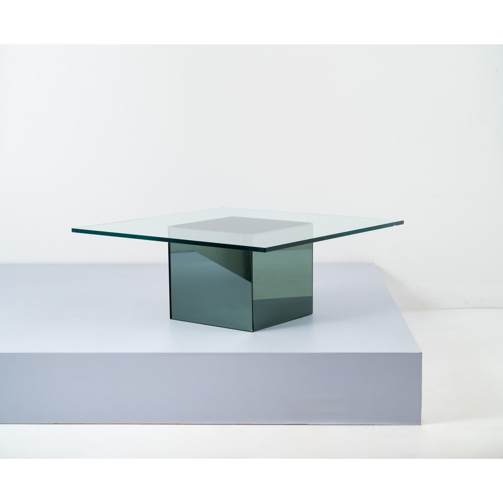 NANDA VIGO, Tavolo basso modello “Block”: NANDA VIGO Produzione Studio Acerbis, Italia 1970 ca. Tavolo basso modello “Block” struttura in truciolato di legno con vetro specchiato, piano quadrato in cristallo molato. Etichetta dell