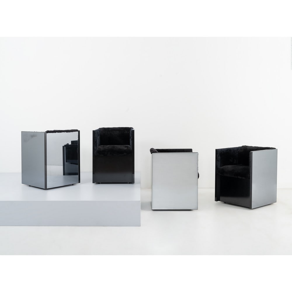 NANDA VIGO, Quattro poltrone della serie “Top”: NANDA VIGO Produzione FAI International, Italia 1970 ca. Quattro poltrone della serie “Top”, struttura in legno, alluminio, cristallo specchiato, spalliera e seduta con imbottitura e rives