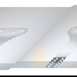 ANGELO MANGIAROTTI, Lampada da tavolo: ANGELO MANGIAROTTI Produzione Artemide, Italia 1960 ca. Lampada da tavolo ad una luce con diffusore in vetro lattimo di Murano (produzione Vistosi), base circolare in alluminio spazzolato. cm Alt. 48.